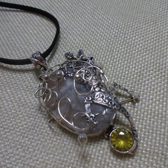 Unique RAINBOW MOONSTONE & CITRINE LIZARD Handmade Sterling 925 Pendant/Cord - Picture 3 of 3
